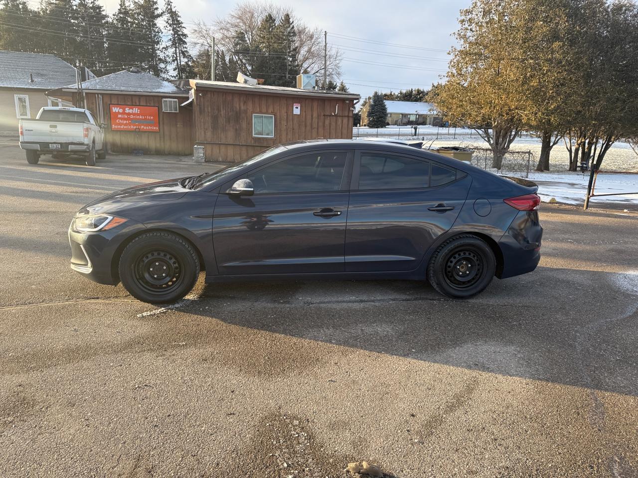2017 Hyundai Elantra GLS original alloys with summer tires - Photo #5