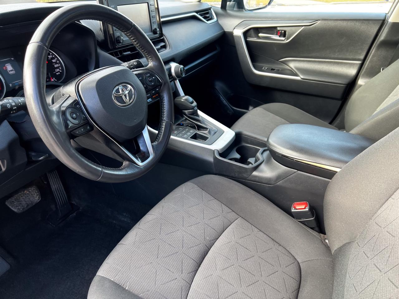 2019 Toyota RAV4 XLE AWD - Photo #17