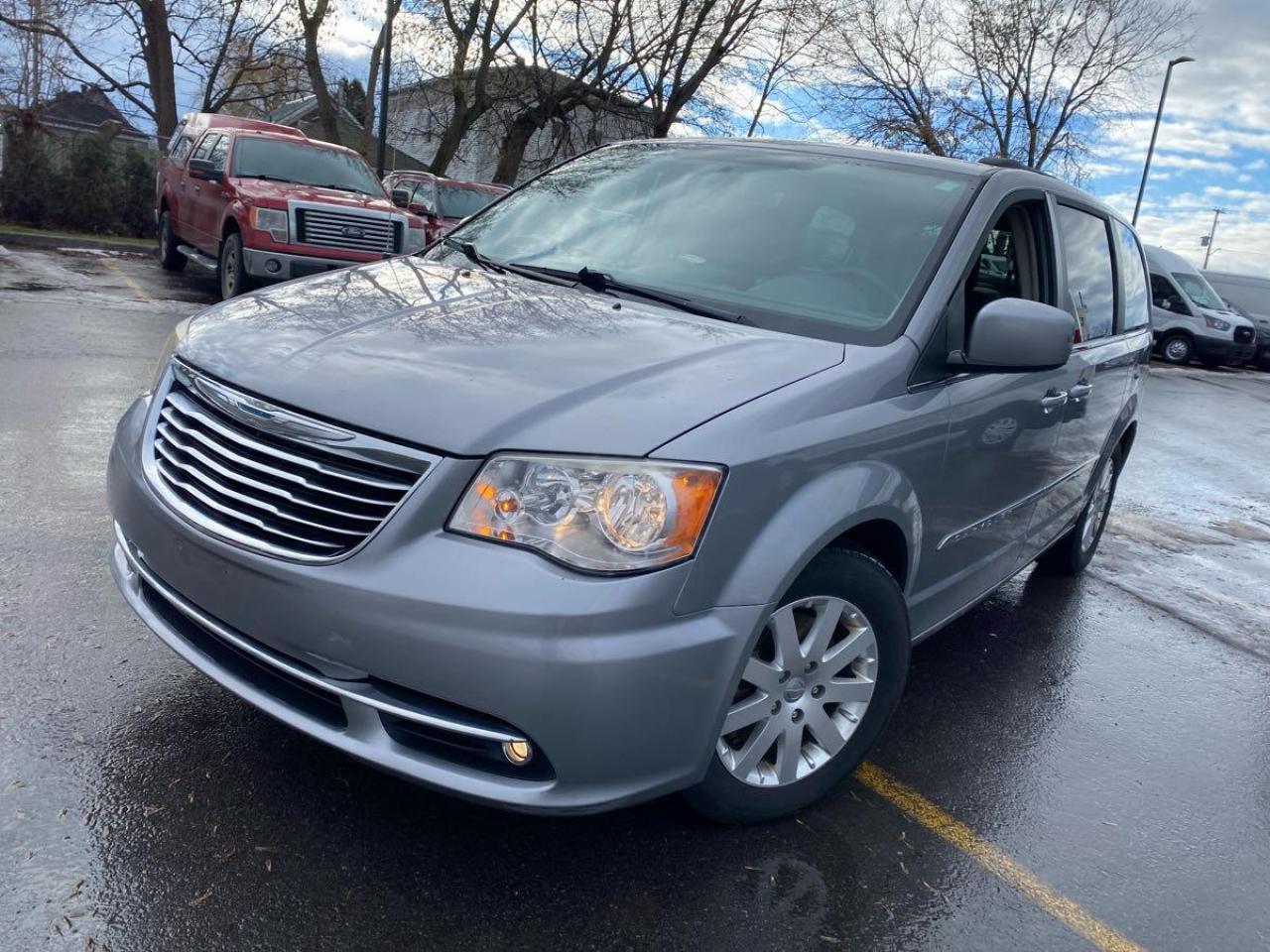 Used 2013 Chrysler Town & Country TOURING for sale in Etobicoke, ON