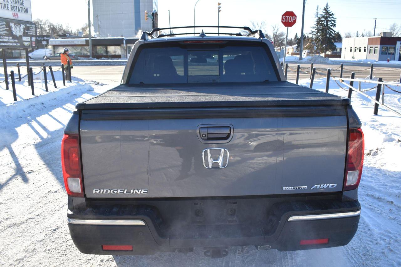 2017 Honda Ridgeline TOURING - Photo #4