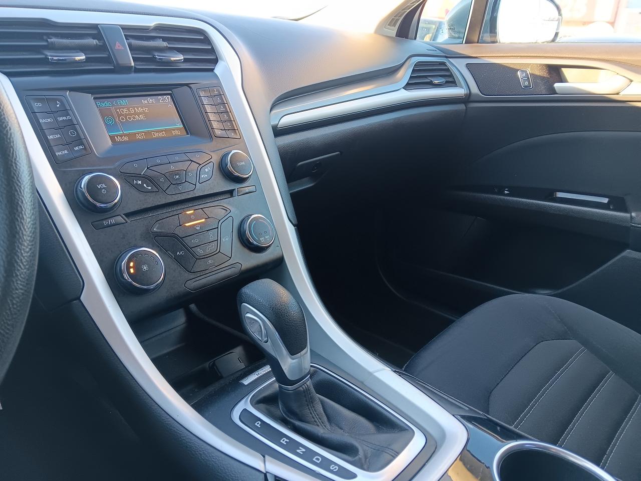 2014 Ford Fusion SE Automatic, Bluetooth - Photo #15