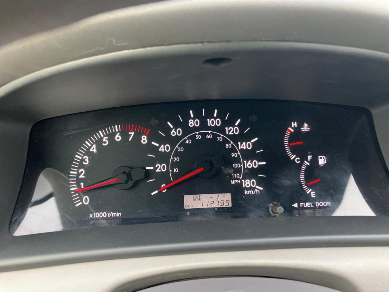 2005 Toyota Corolla 4dr Sdn LE Auto 1-Owner Clean CarFax Finance Avail Photo2