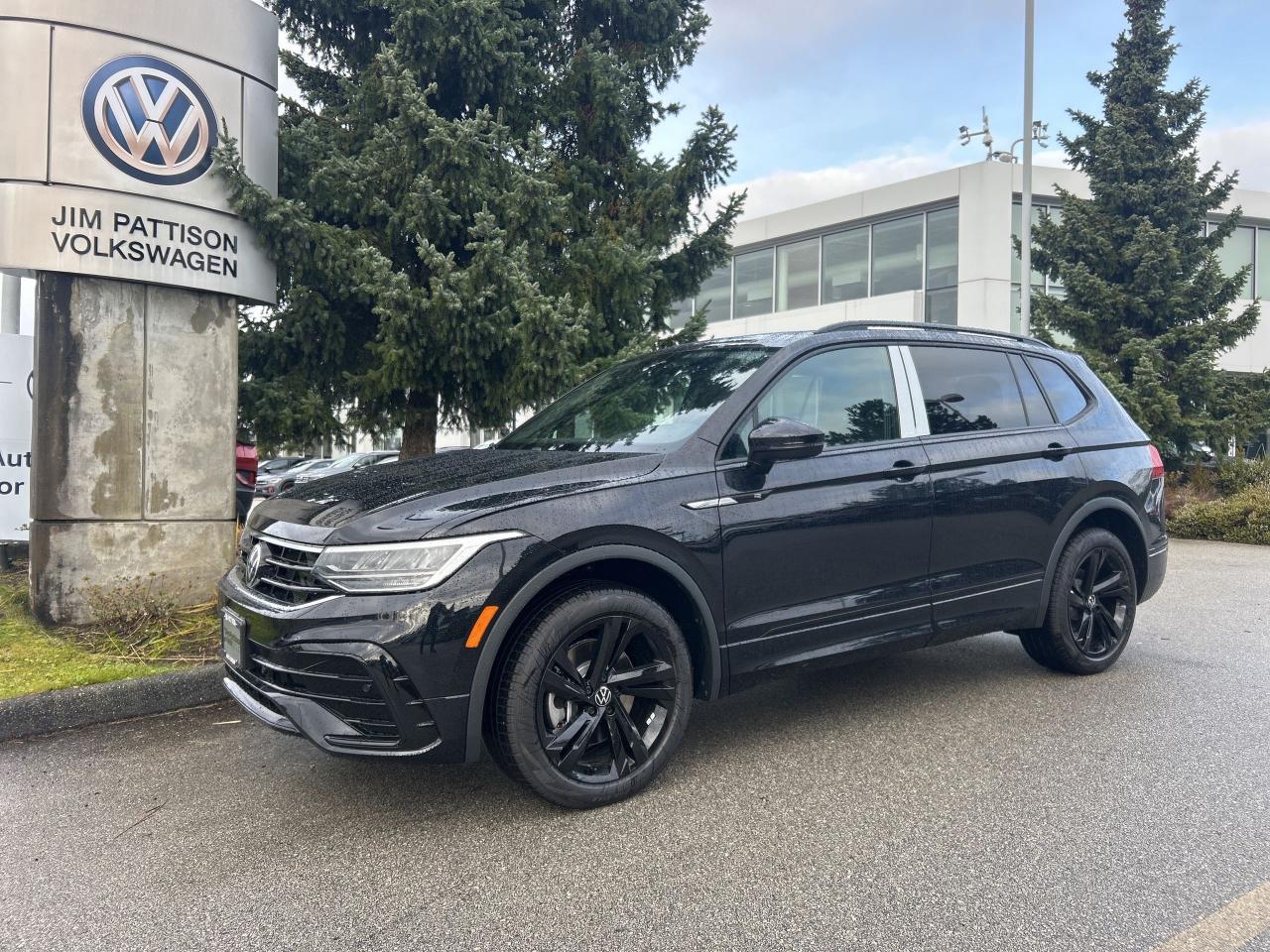 New 2024 Volkswagen Tiguan Comfortline R-Line Black 2.0T 8sp at w/Tip 4M for sale in Surrey, BC