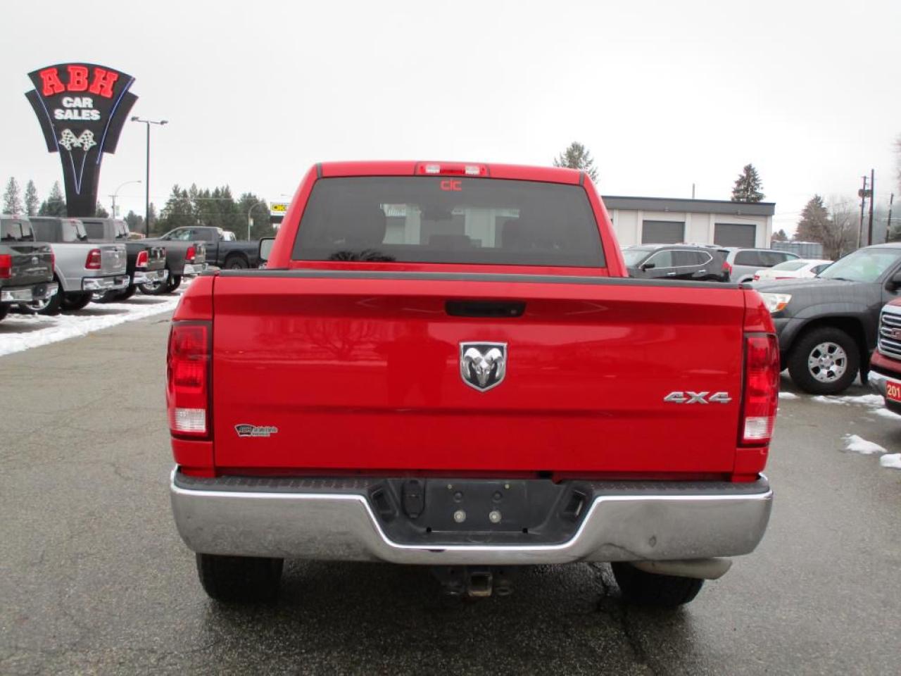 2017 RAM 1500 ST Crew Cab 4x4 Photo6