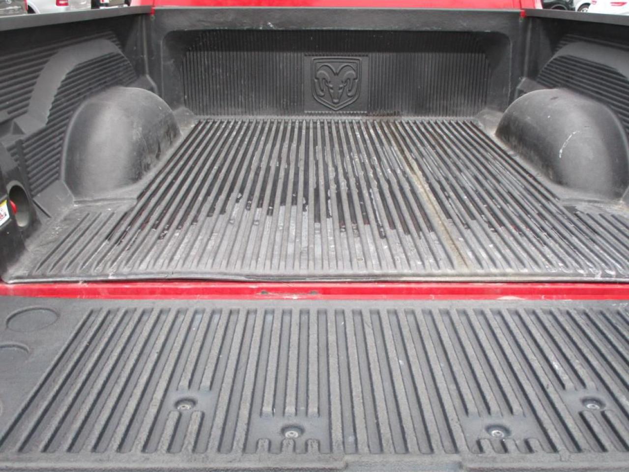 2017 RAM 1500 ST Crew Cab 4x4 Photo7