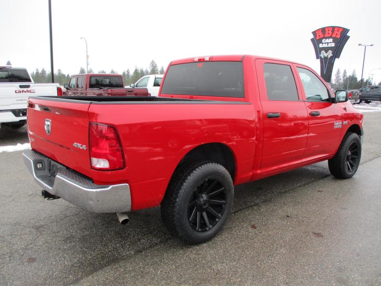2017 RAM 1500 ST Crew Cab 4x4 Photo3