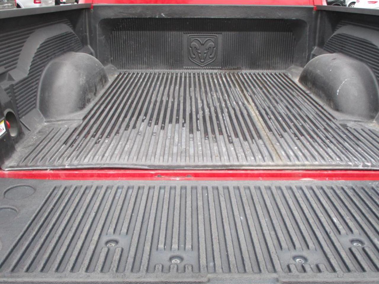 2017 RAM 1500 ST Crew Cab 4x4 Photo7