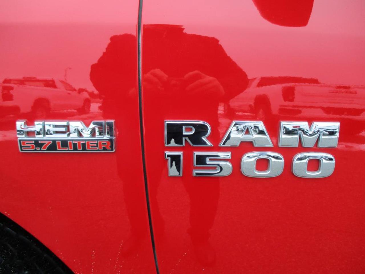 2017 RAM 1500 ST Crew Cab 4x4 Photo8