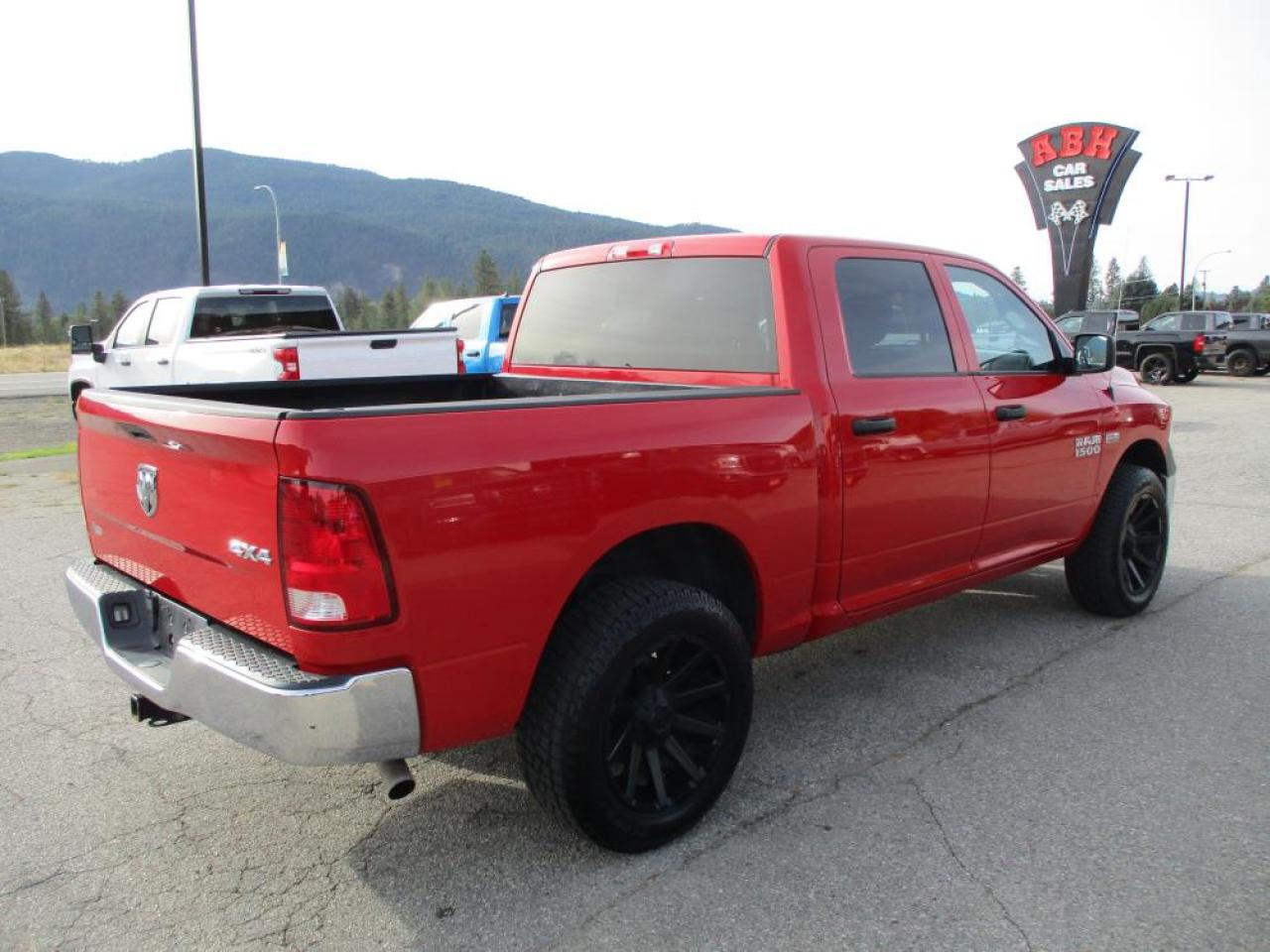 2017 RAM 1500 ST Crew Cab 4x4 Photo