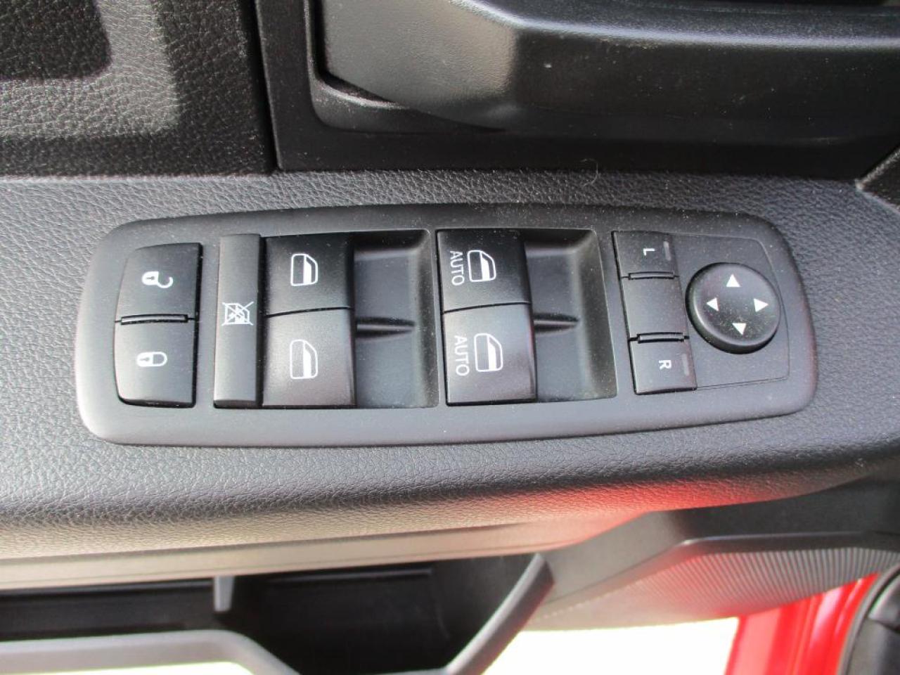 2017 RAM 1500 ST Crew Cab 4x4 Photo