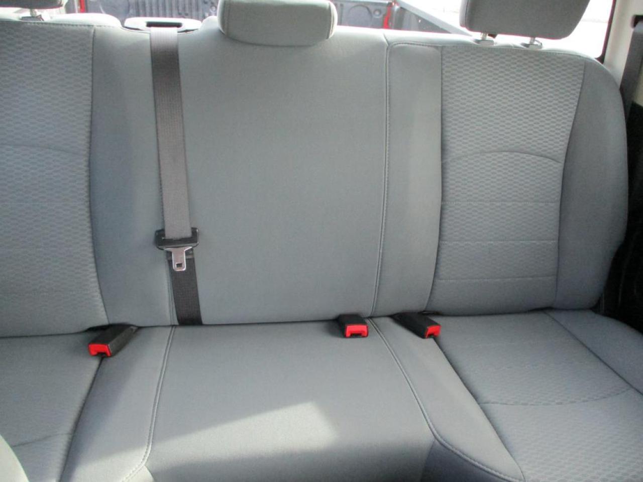 2017 RAM 1500 ST Crew Cab 4x4 Photo15