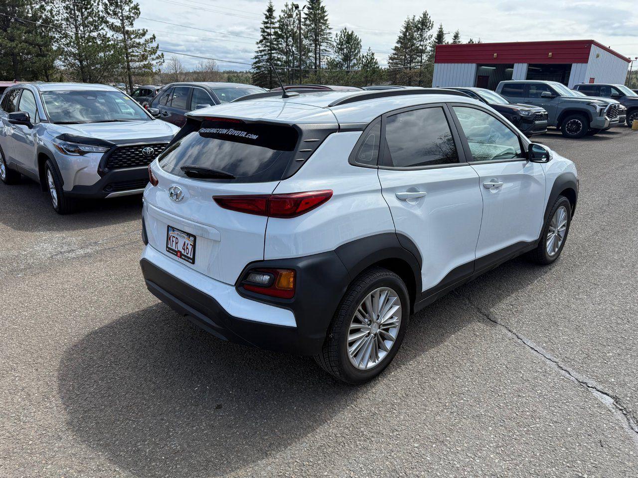 2021 Hyundai KONA SEL Photo4
