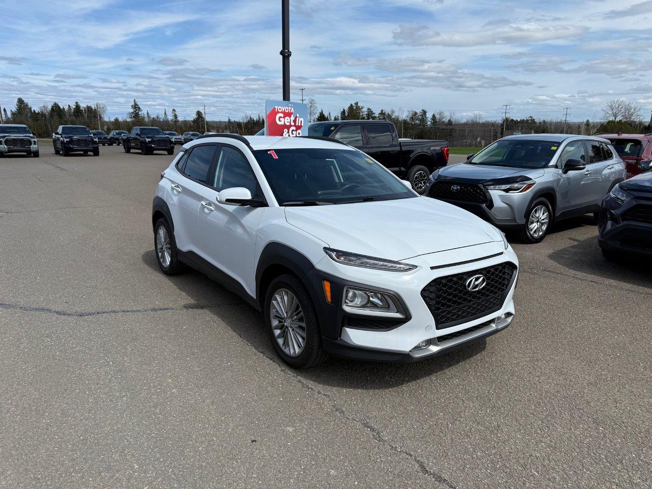 2021 Hyundai KONA SEL Photo2