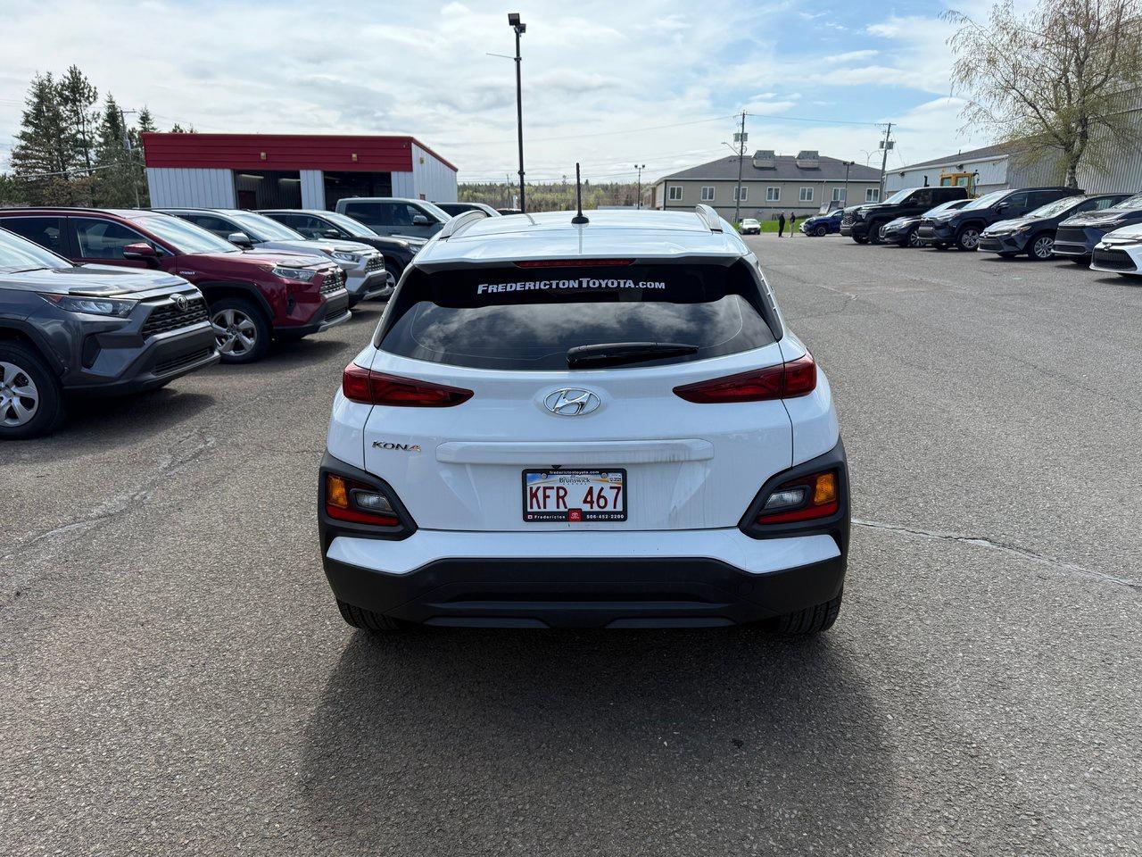 2021 Hyundai KONA SEL Photo