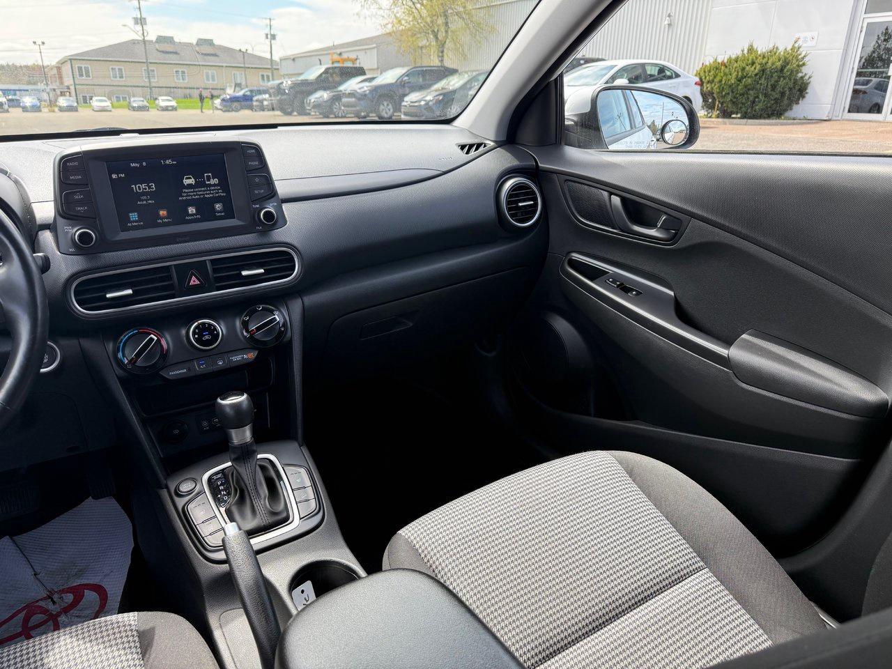 2021 Hyundai KONA SEL Photo