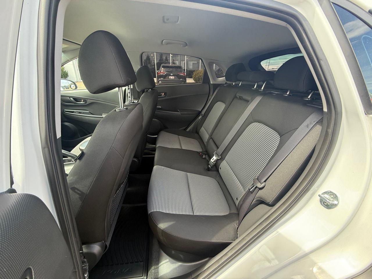 2021 Hyundai KONA SEL Photo