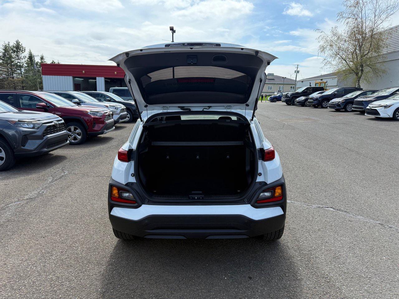 2021 Hyundai KONA SEL Photo