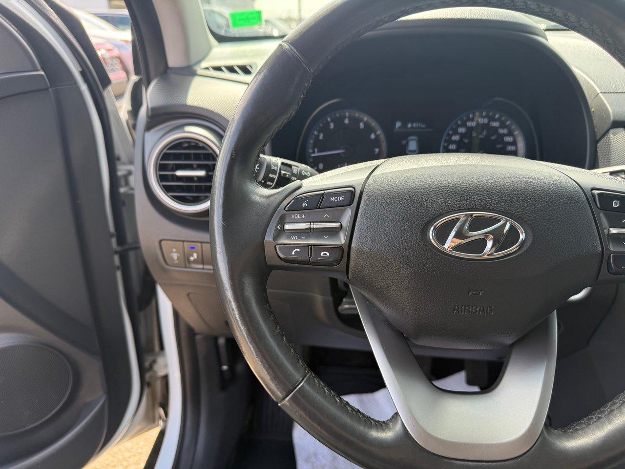 2021 Hyundai KONA SEL Photo