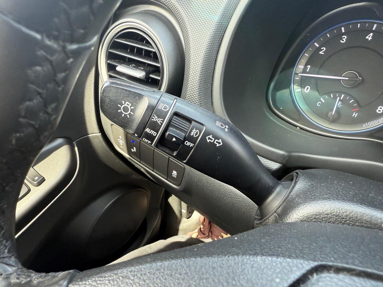 2021 Hyundai KONA SEL Photo