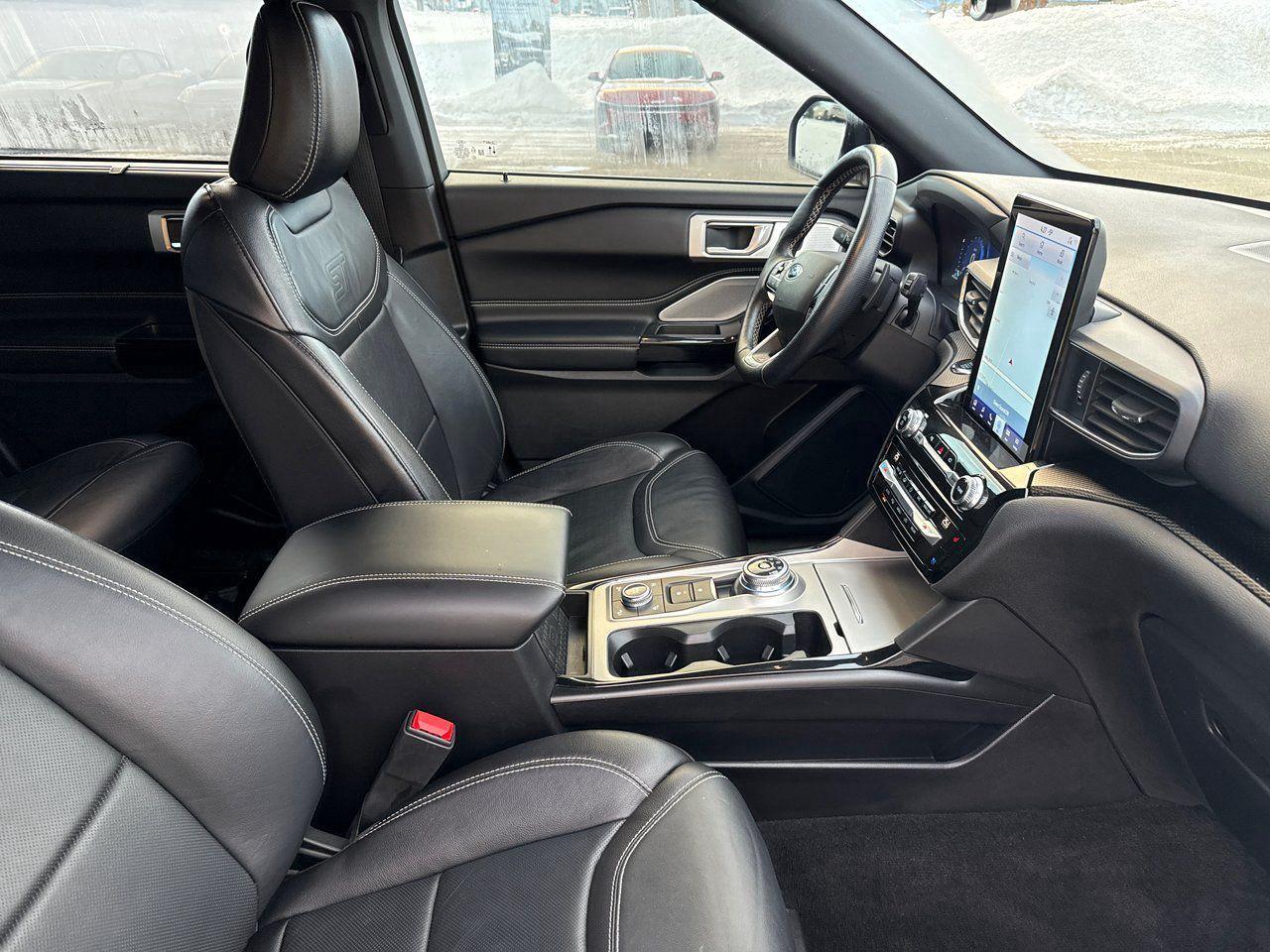 2021 Ford Explorer ST Photo