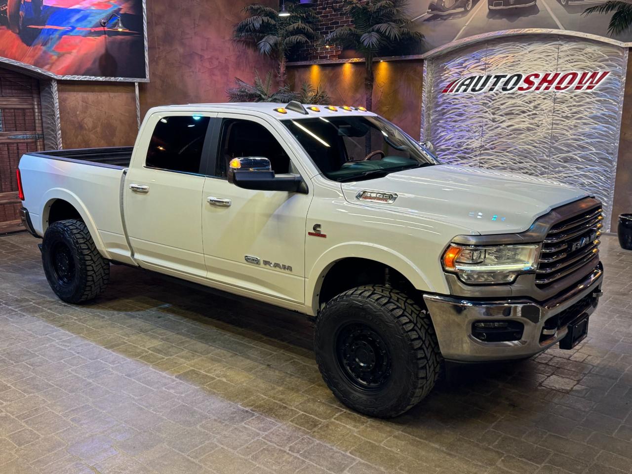 Used 2020 RAM 3500 LARAMIE LONGHORN- APPLE CARPLAY, FOX LIFT, BLACK RHINO RIMS, RMT STRT! for sale in Winnipeg, MB