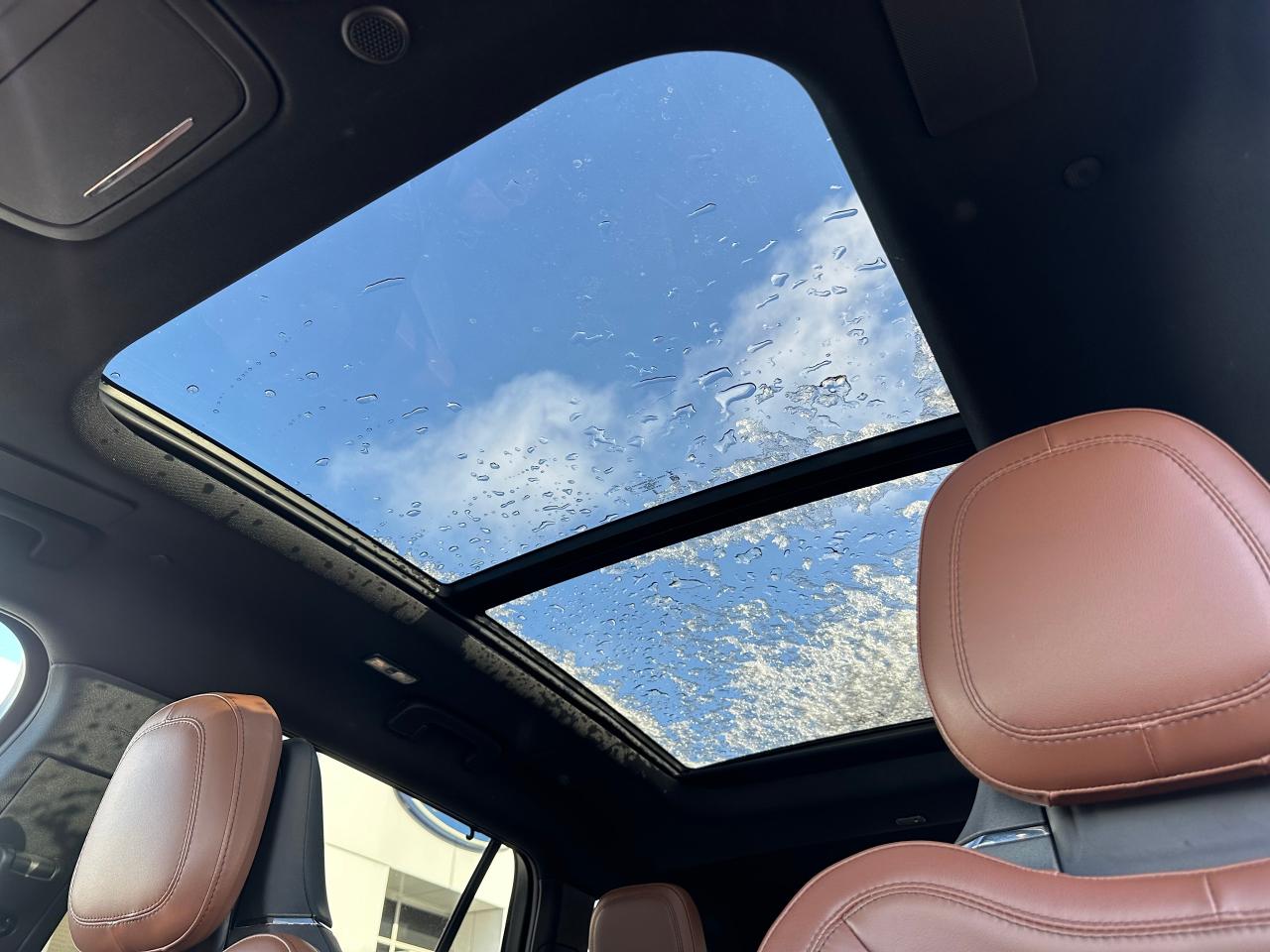 2023 Lincoln Aviator RESERVE MODEL | 6 PASS | AWD| LEATHER | PANO ROOF Photo