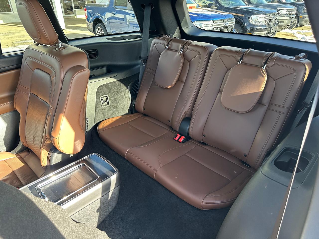 2023 Lincoln Aviator RESERVE MODEL | 6 PASS | AWD| LEATHER | PANO ROOF Photo