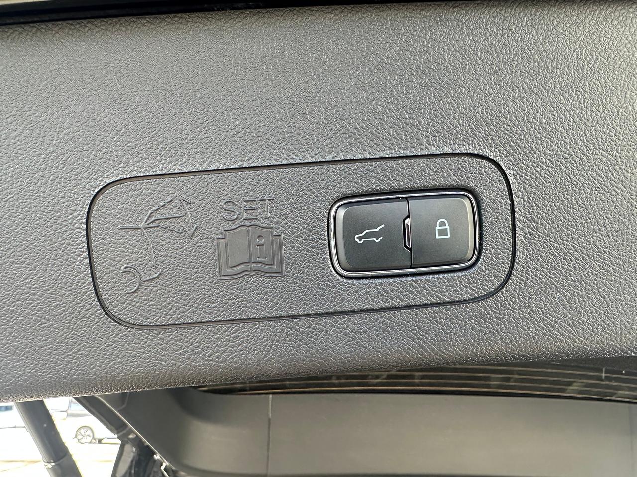 2023 Lincoln Aviator RESERVE MODEL | 6 PASS | AWD| LEATHER | PANO ROOF Photo