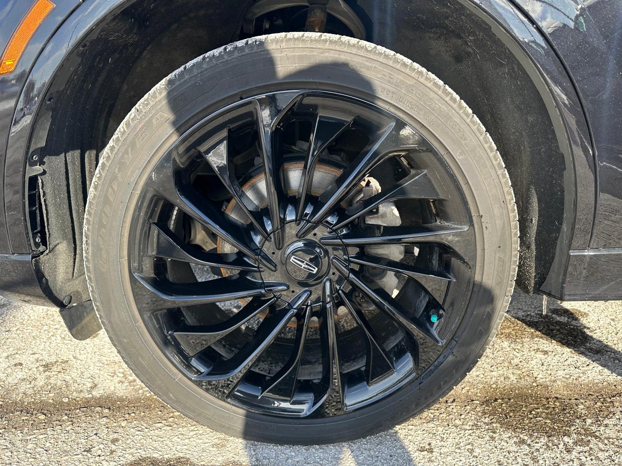 2023 Lincoln Aviator RESERVE MODEL | 6 PASS | AWD| LEATHER | PANO ROOF Photo