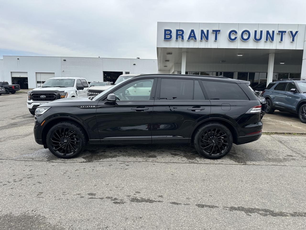 2023 Lincoln Aviator Reserve Photo3