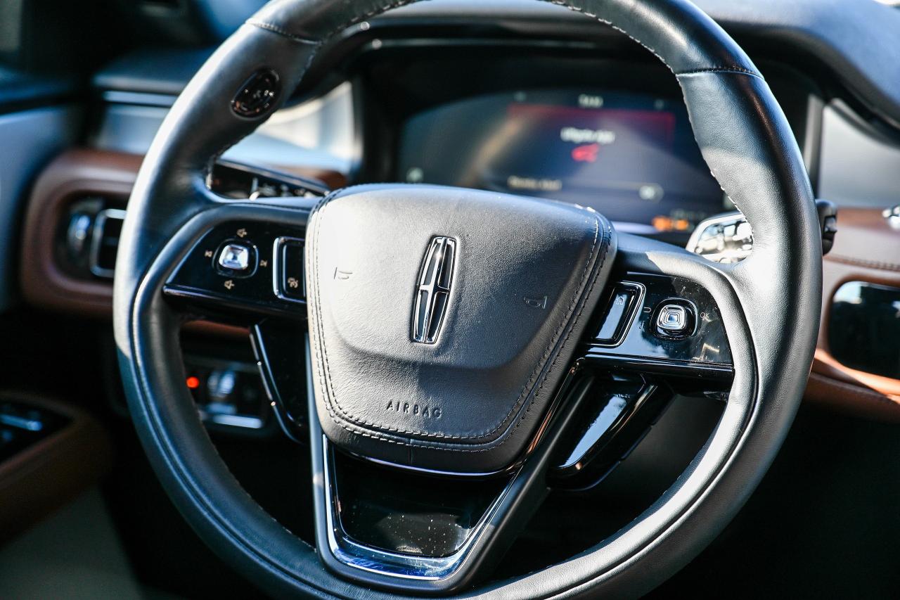 2023 Lincoln Aviator RESERVE MODEL | 6 PASS | AWD| LEATHER | PANO ROOF Photo