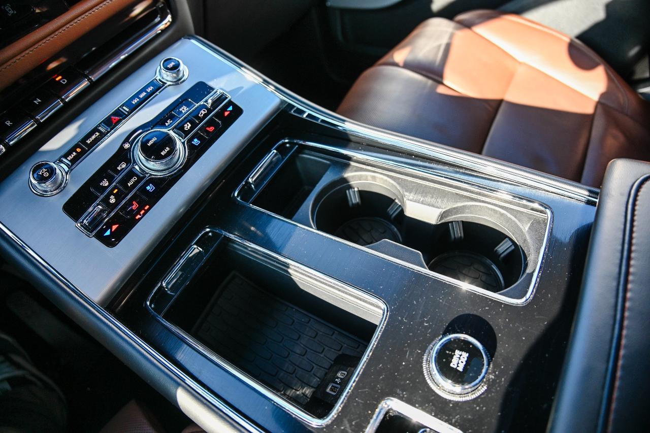 2023 Lincoln Aviator RESERVE MODEL | 6 PASS | AWD| LEATHER | PANO ROOF Photo