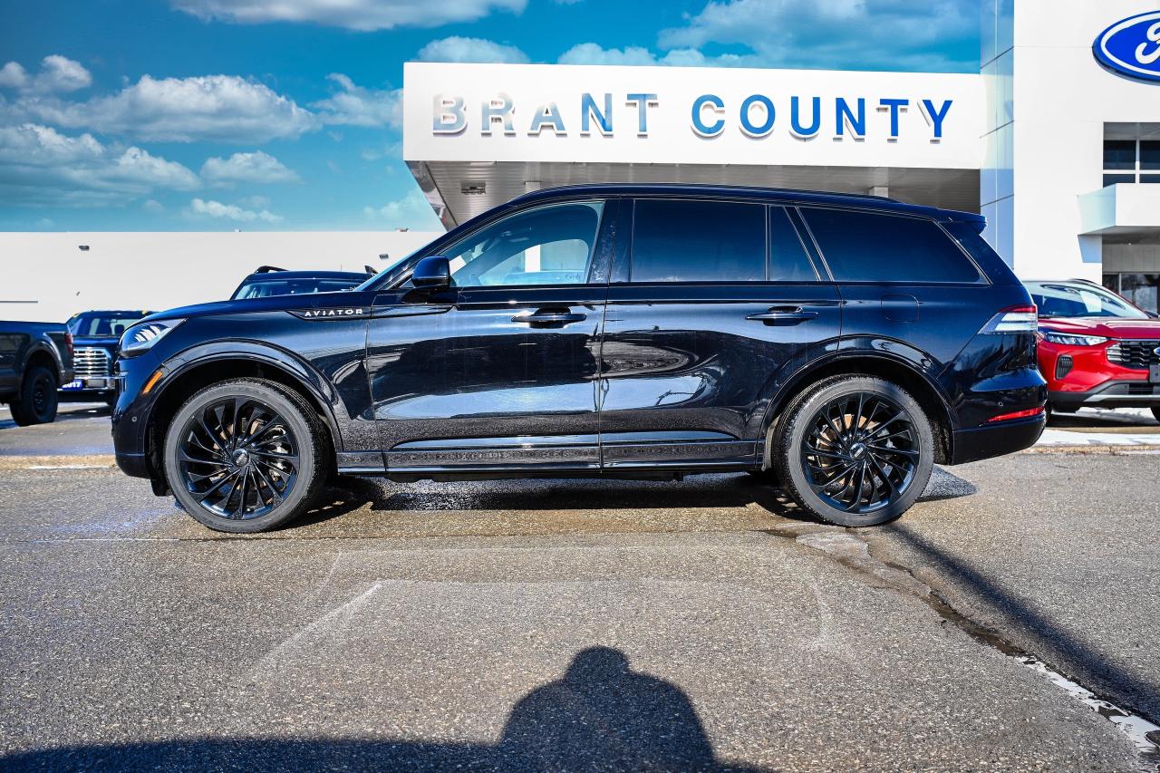 2023 Lincoln Aviator RESERVE MODEL | 6 PASS | AWD| LEATHER | PANO ROOF Photo3