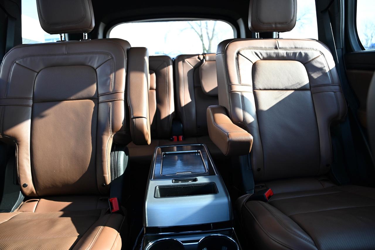 2023 Lincoln Aviator RESERVE MODEL | 6 PASS | AWD| LEATHER | PANO ROOF Photo