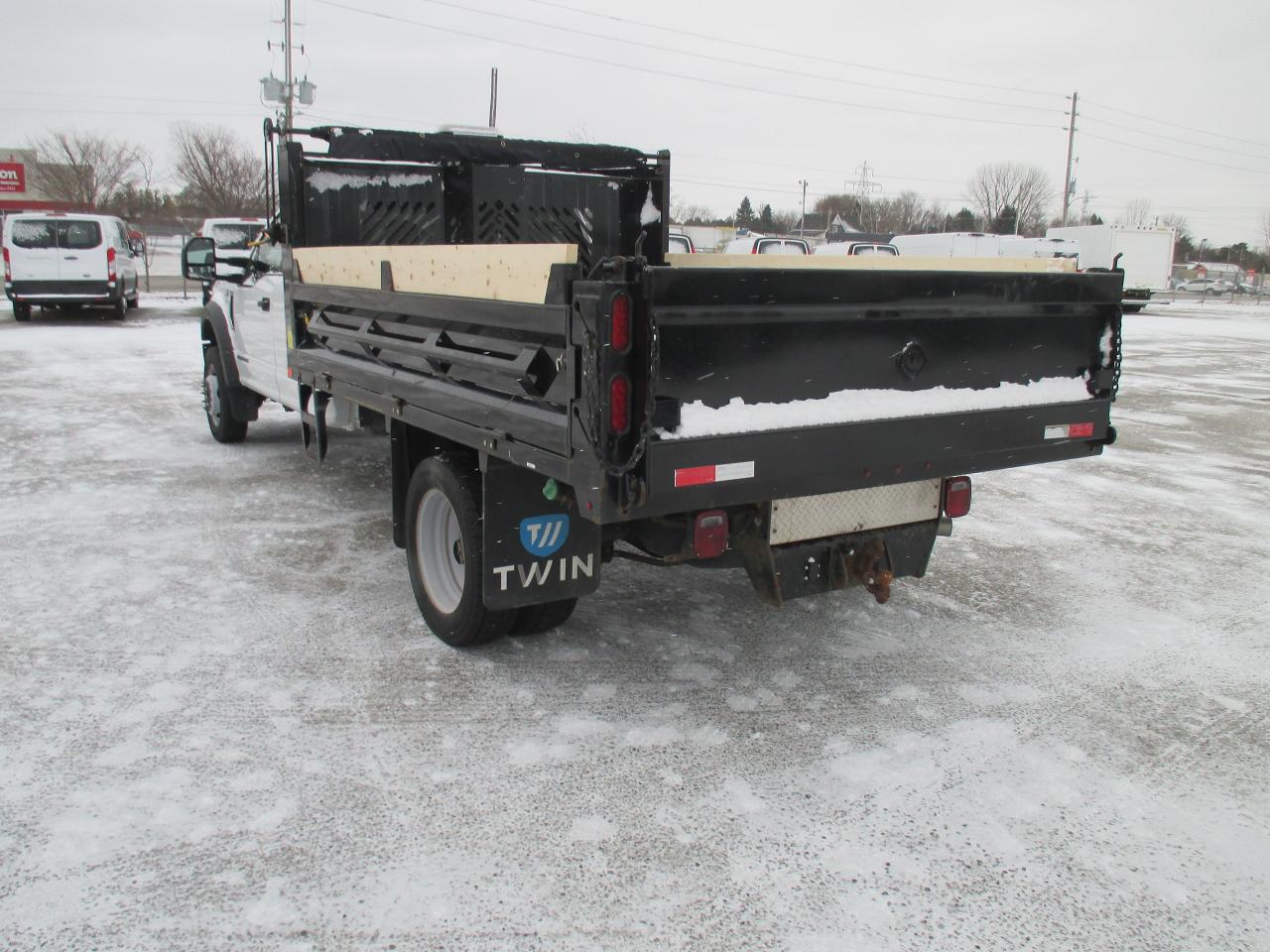 2022 Ford F-550 XL 4WD Crew Cab 203" WB 84" CA DUMP TRUCK - Photo #6