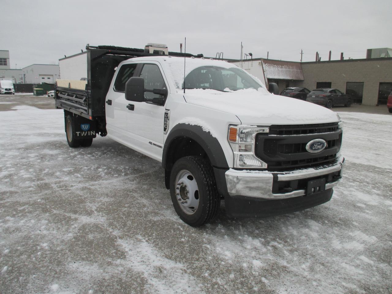 2022 Ford F-550 XL 4WD Crew Cab 203" WB 84" CA DUMP TRUCK - Photo #3