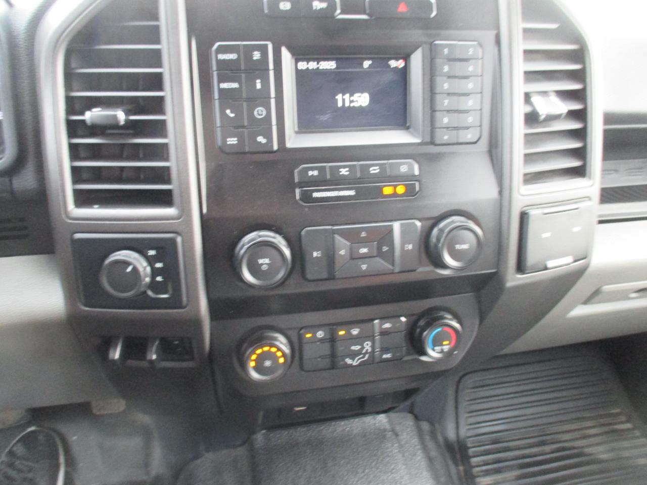 2022 Ford F-550 XL 4WD Crew Cab 203" WB 84" CA DUMP TRUCK - Photo #13