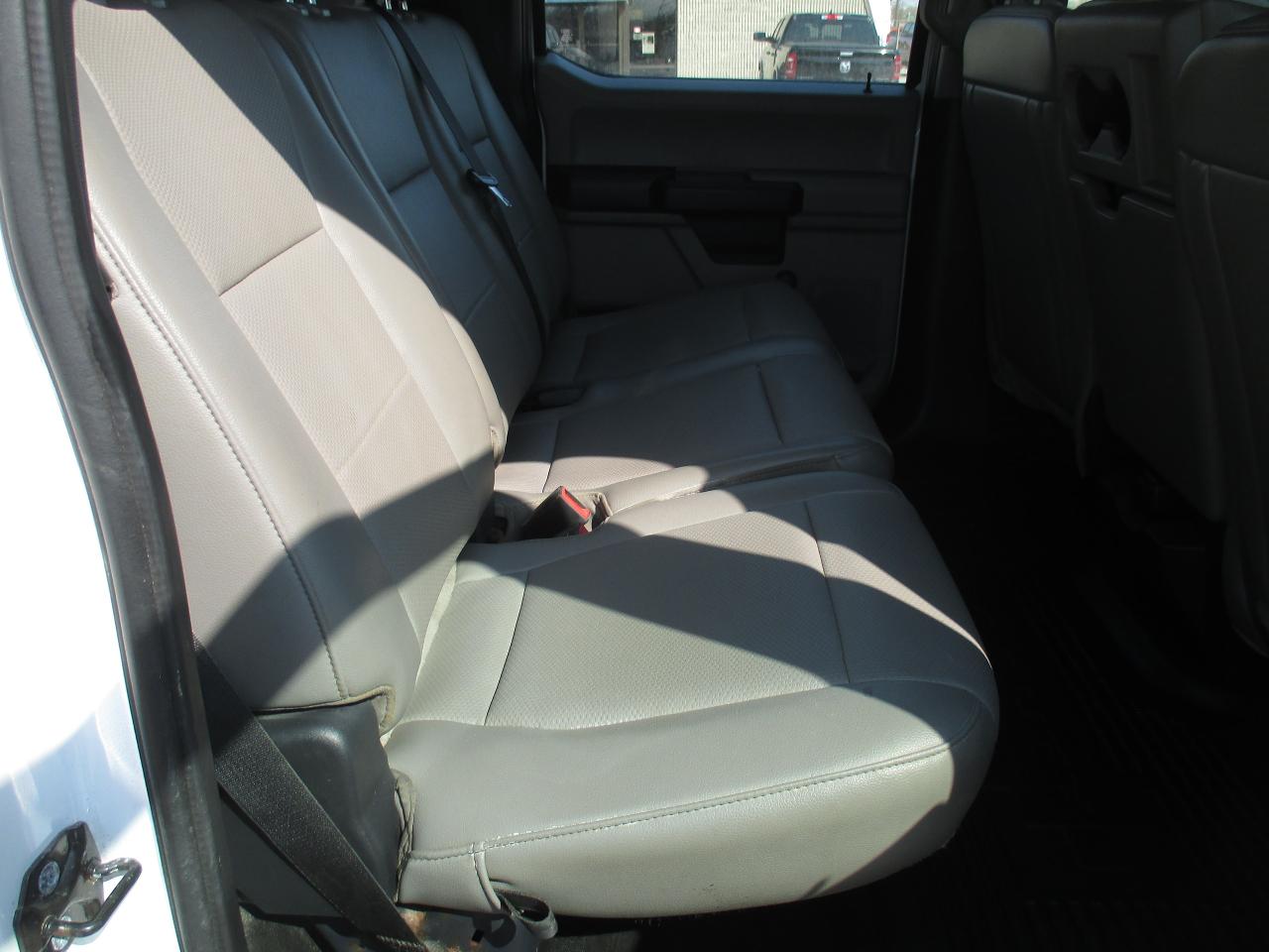 2022 Ford F-550 XL 4WD Crew Cab 203" WB 84" CA DUMP TRUCK - Photo #8