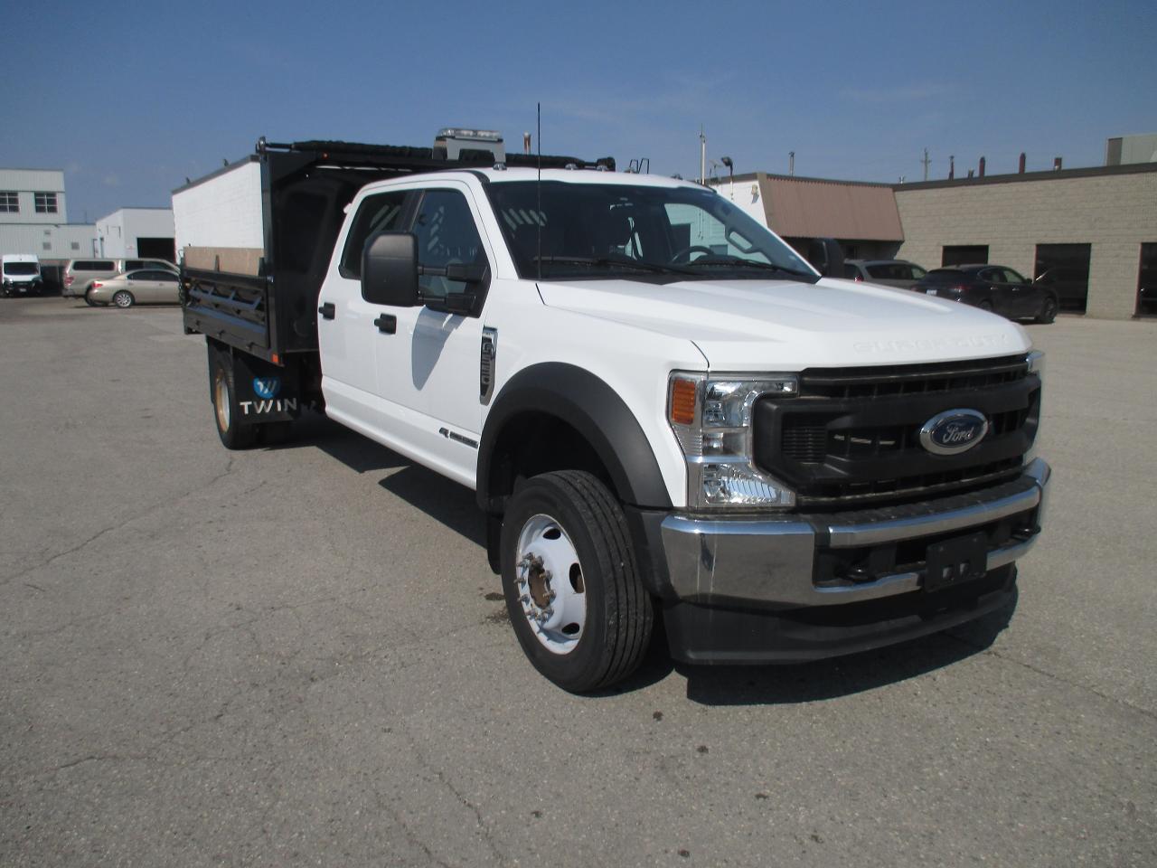 2022 Ford F-550 XL 4WD Crew Cab 203" WB 84" CA DUMP TRUCK - Photo #3