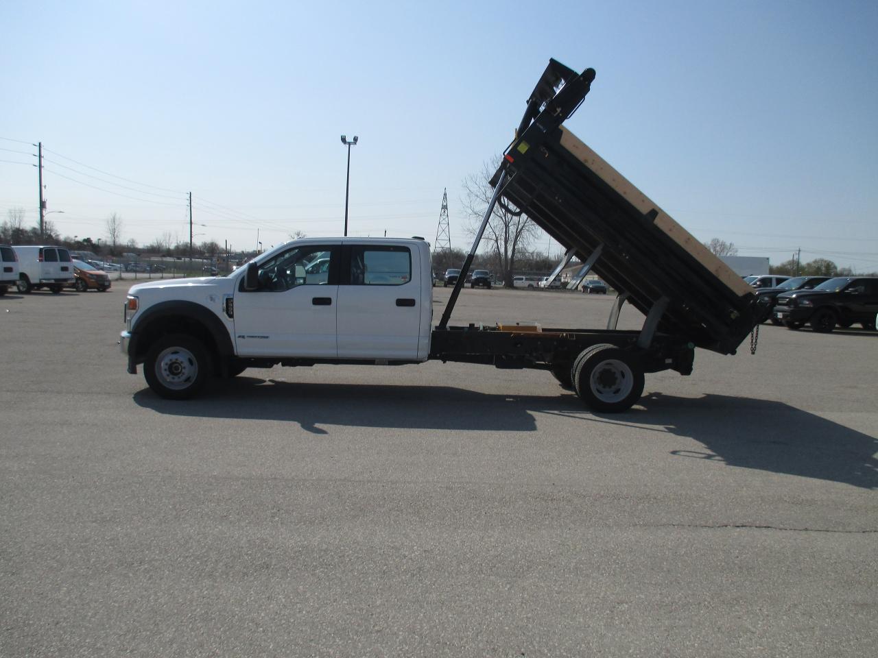2022 Ford F-550 XL 4WD Crew Cab 203" WB 84" CA DUMP TRUCK - Photo #15