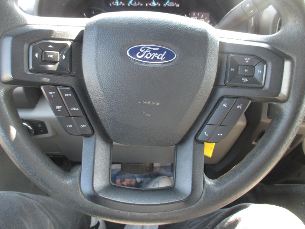 2022 Ford F-550 XL 4WD Crew Cab 203" WB 84" CA DUMP TRUCK - Photo #17