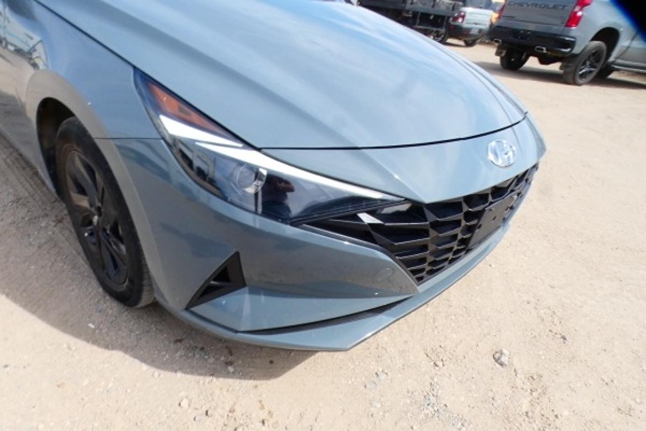 2022 Hyundai Elantra Preferred IVT w/Sun & Tech Pkg, Htd cloth, S/R,BUC - Photo #28