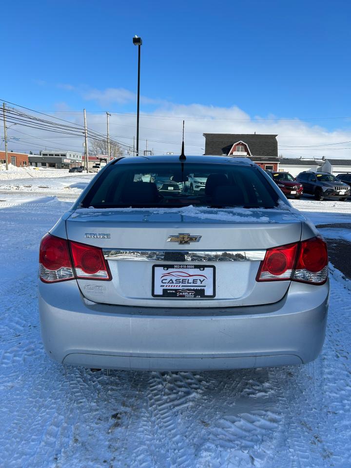 2014 Chevrolet Cruze LS - Photo #5