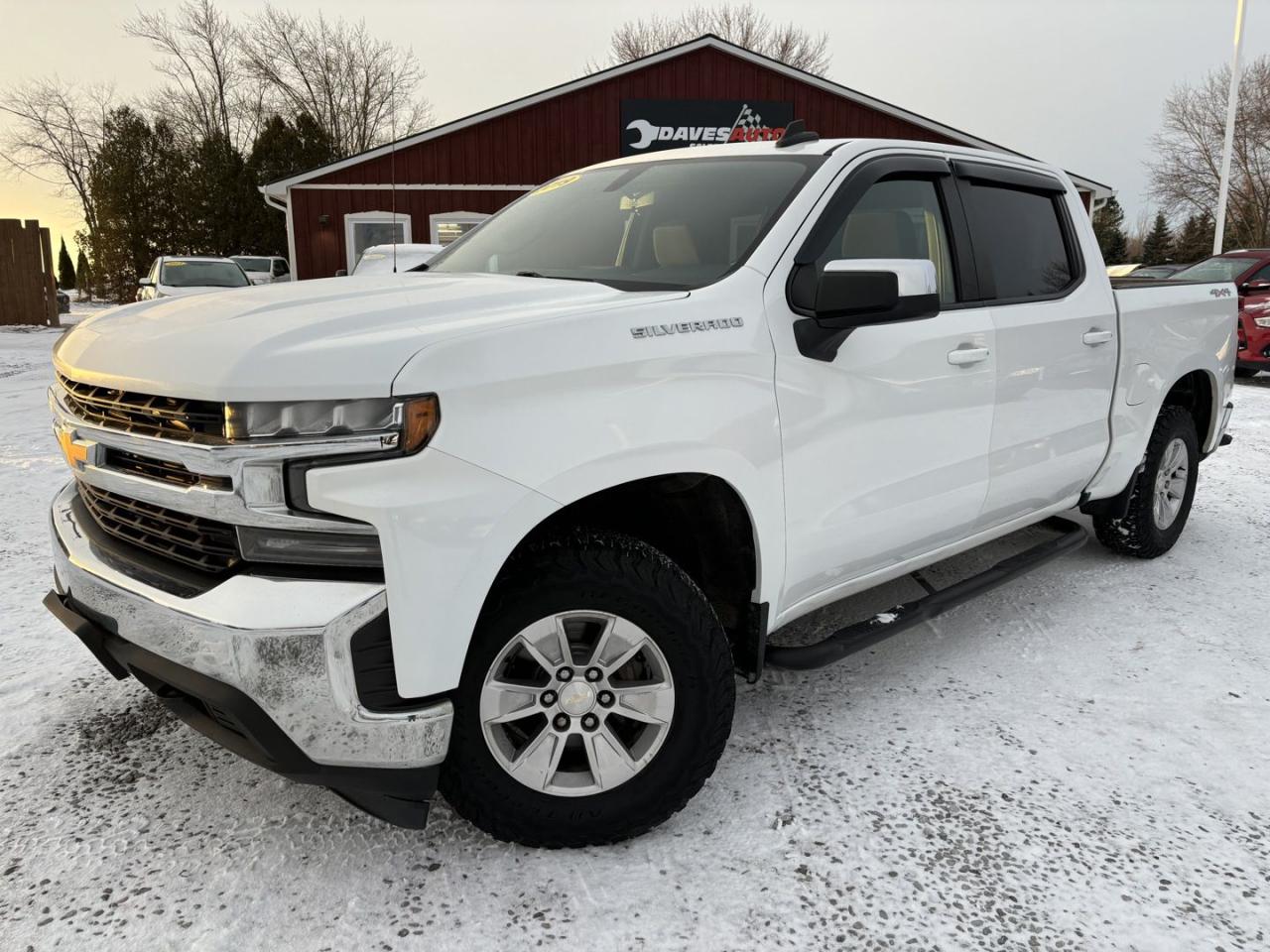 Used 2019 Chevrolet Silverado 1500 LT Crew Cab 4WD No Accidents! V-8 for sale in Dunnville, ON