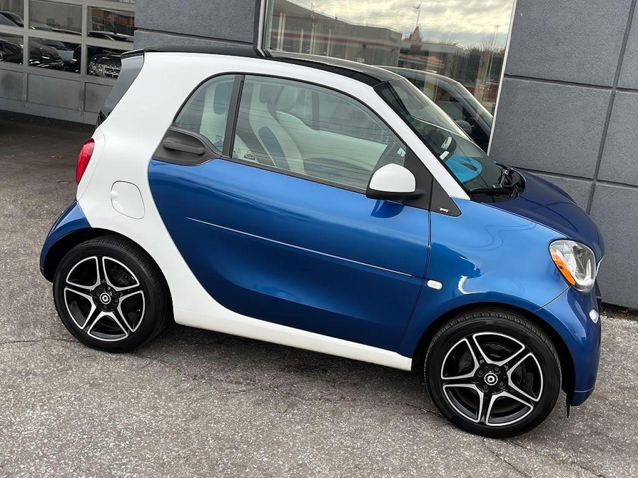 Used 2016 Smart fortwo PROXY|LEATHER|PANOROOF|ALLOYS for sale in Toronto, ON