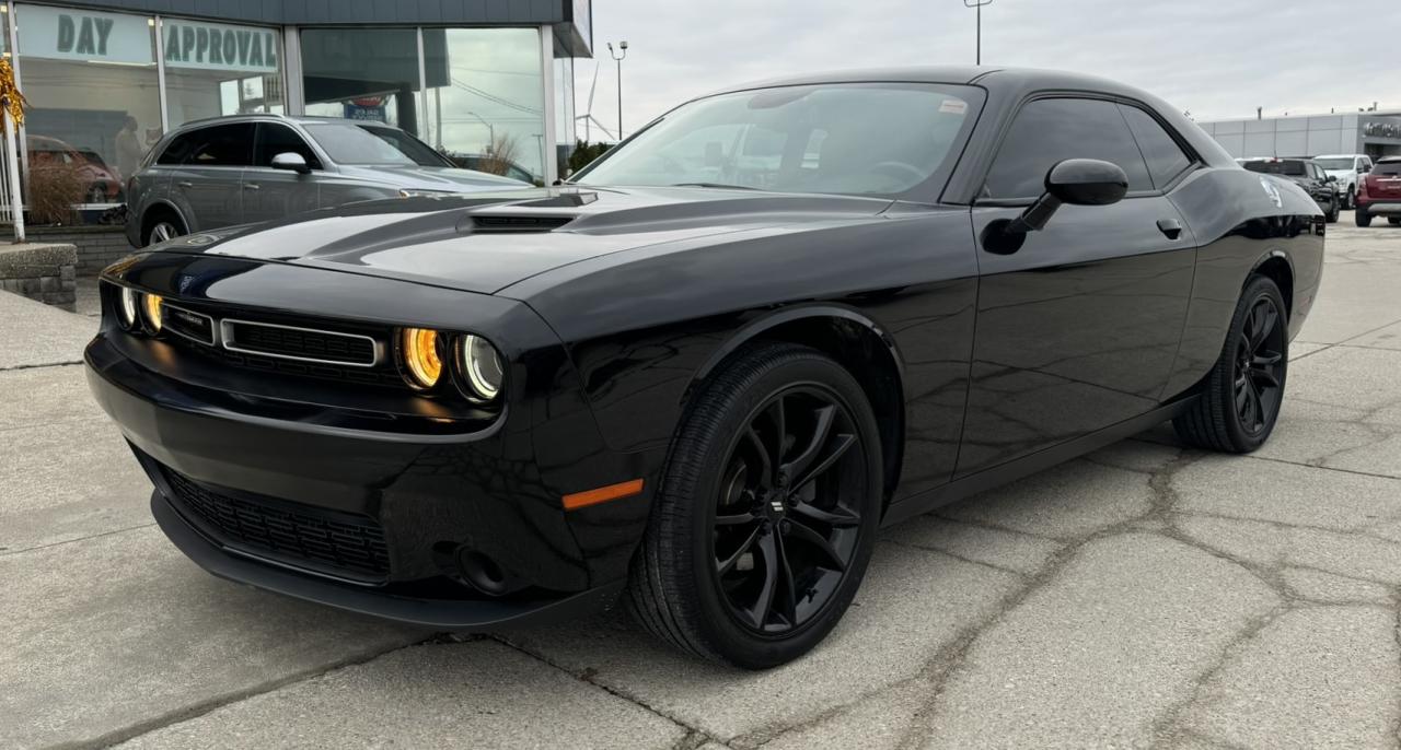 Used 2018 Dodge Challenger SXT RWD for sale in Tilbury, ON