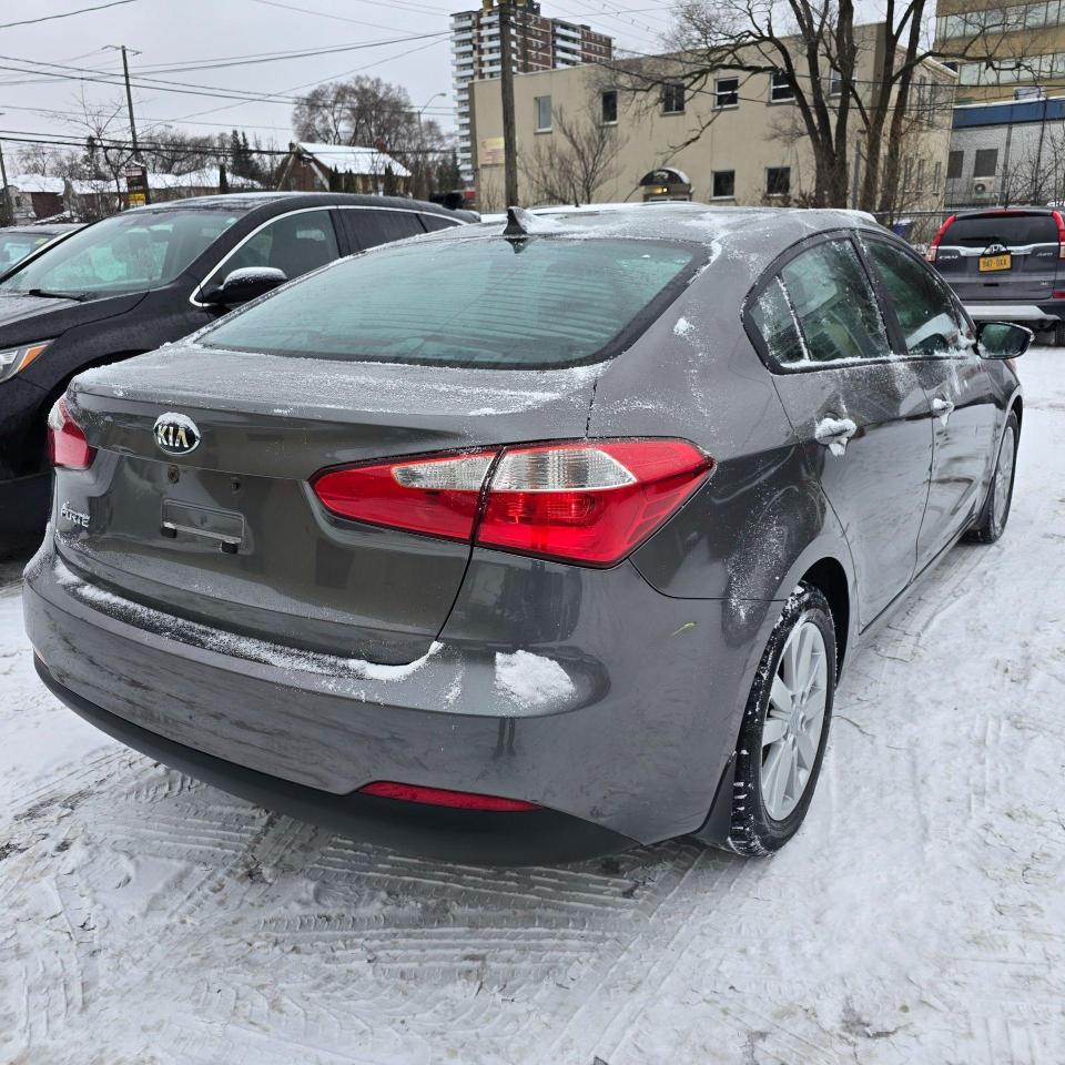 2015 Kia Forte 4dr Sdn Auto LX Photo4