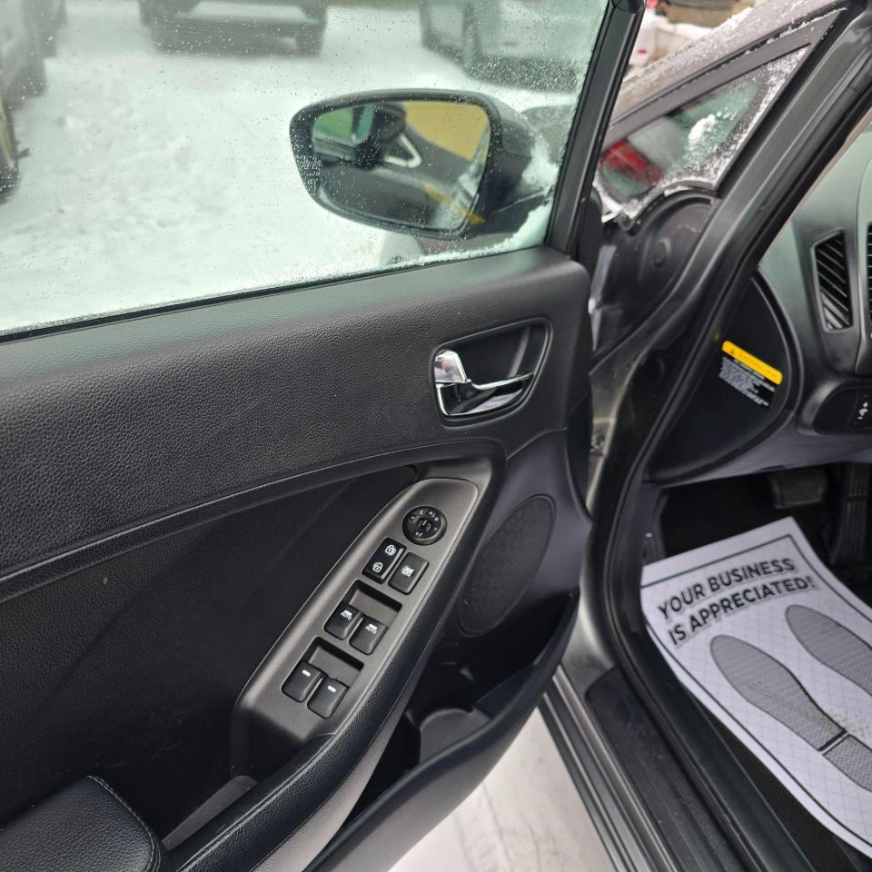 2015 Kia Forte 4dr Sdn Auto LX - Photo #9