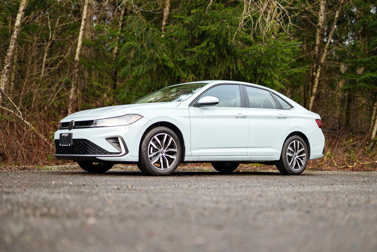 Used 2025 Volkswagen Jetta comfortline for sale in Surrey, BC