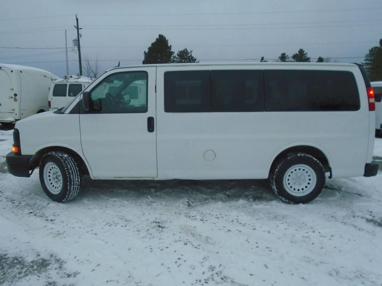 Used 2014 Chevrolet Express Passenger 12 passanger for sale in Fenwick, ON